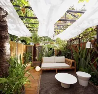 Pergola jardin de ville