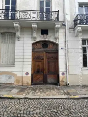Porte cochère 30 quai de Béthune Paris 4e