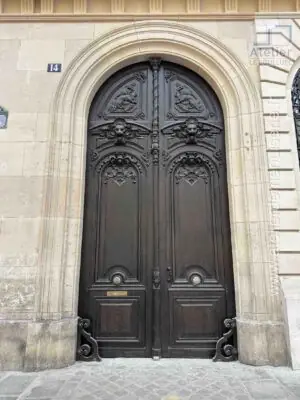 Porte monumentale 14 rue Halévy Paris 9e
