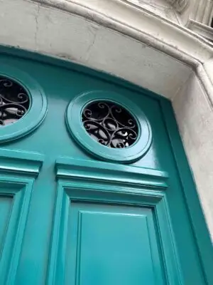 Porte 2 rue Marc-Seguin après travaux détail