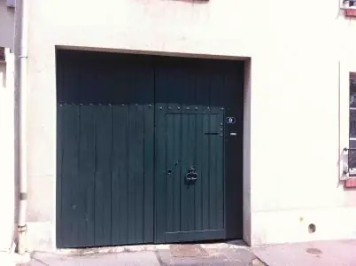 Porte cochère bruit après restauration