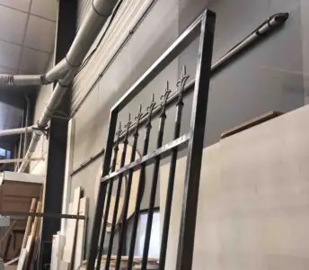 Grille sas 54 rue de Verneuil détail façonnage