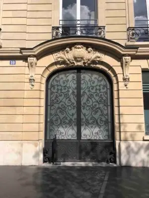Porte cochère acier Art nouveau 10 avenue Hoche Paris 8e