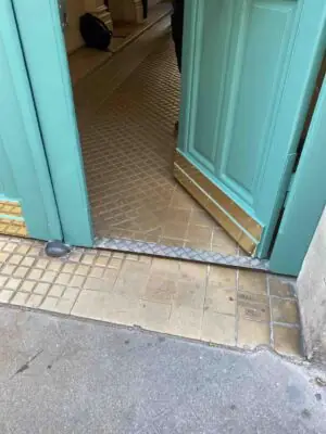 23 rue Gramme Paris 15e portillon ouvert